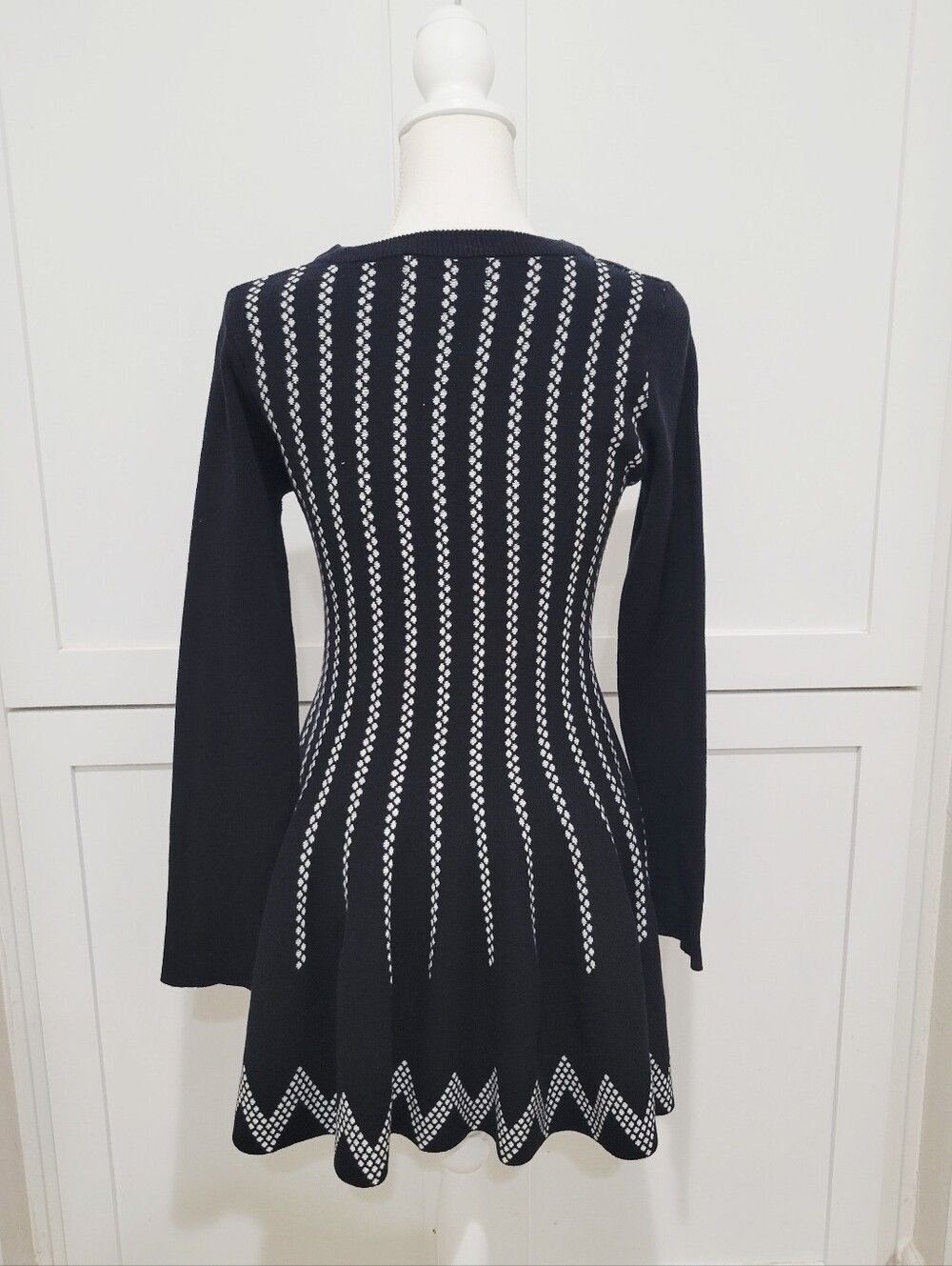 J.O.A. 100% Cotton Black & White Knit Fit-and-Flare Sweater Dress | Size Medium - Picture 5 of 7